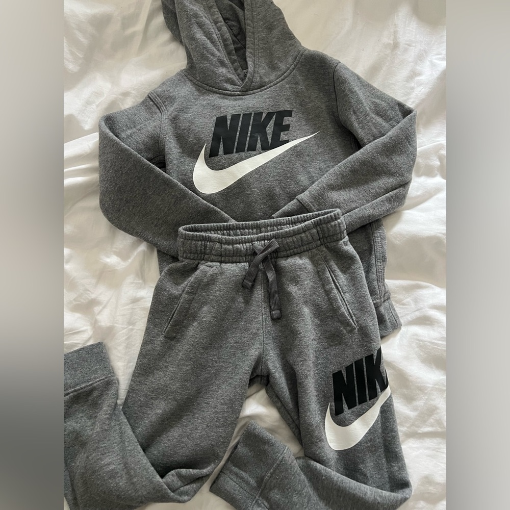 Grey Nike Kid’s hoodie